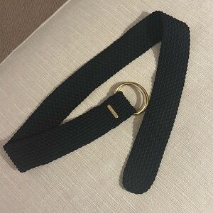 Lauren Ralph Lauren black woven fabric gold toned d ring belt.